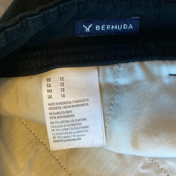 American Eagle Black Bermuda Shorts - Sz 12 - EUC - Picture 4 of 4